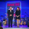 Andrzej Gantner, dyrektor generalny, cz�onek zarz�du PFP� ZP oraz Agnieszka K�pi�ska-Sadowska, cz�onek zarz�du PFP� ZP - prowadz�cy Gal� Forum 100
