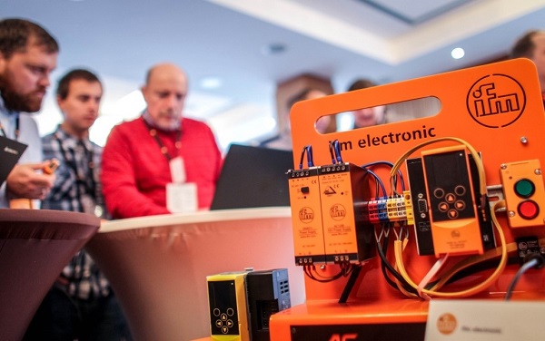 Jeste�my close to you2